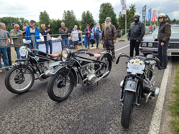 Drei-BMW-R-47_-Bj.-1927_-Demofahrt-2024.jpg 