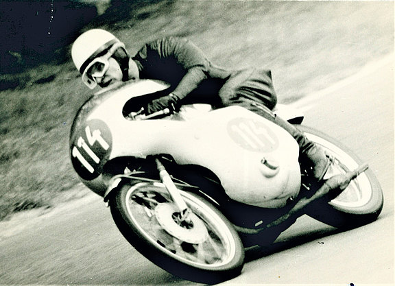 W.-Gast_SR-1964-auf-dem-Weg-zum-ersten-WM-Punkt-und-somit-25.-der-MW-1964_.jpg 